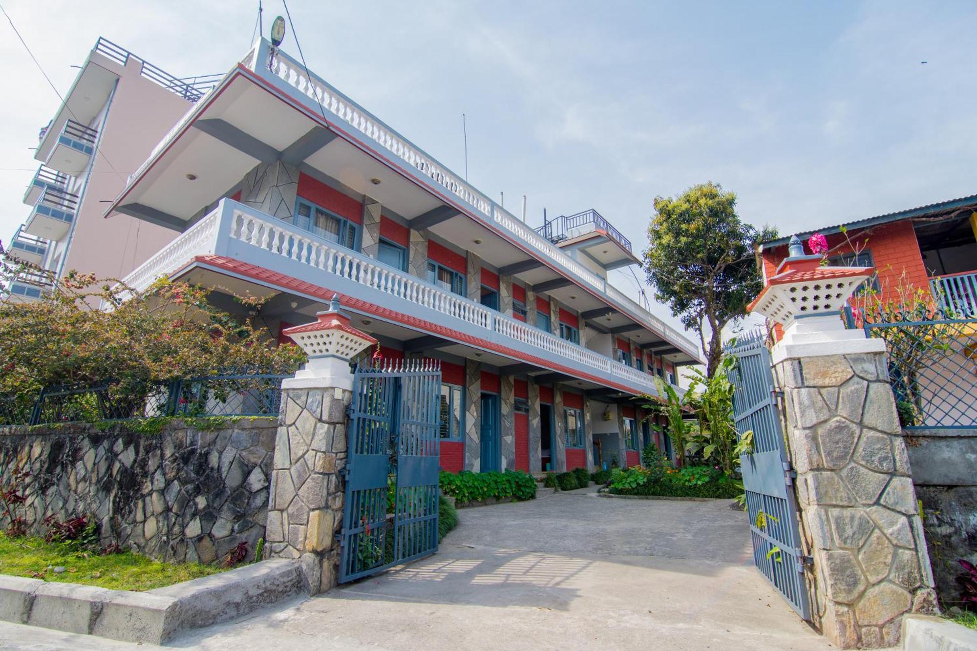 Hotel Mountain View - Lakeside Pokhara Exteriör bild