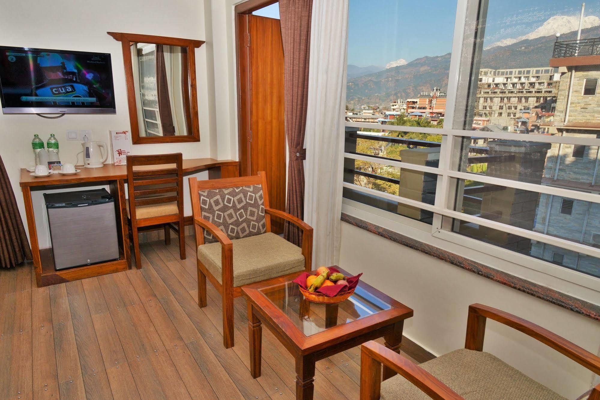 Hotel Mountain View - Lakeside Pokhara Exteriör bild
