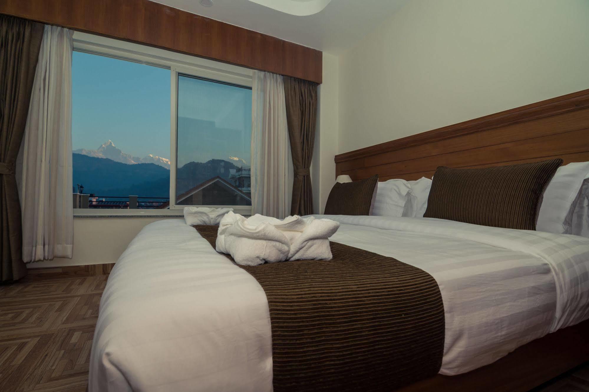 Hotel Mountain View - Lakeside Pokhara Exteriör bild